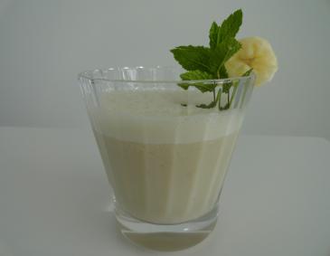 Bananen-Mandelmilch Bananen-Mandelmilch