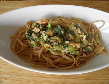 Nudeln mit Mangold-Lachs-Soße Nudeln mit Mangold-Lachs-Soße