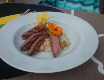 Rindsfilet in Rotweinsauce mit Risotto Rindsfilet in Rotweinsauce mit Risotto