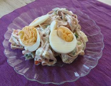 Wurstsalat mit Gurke und Ei Wurstsalat mit Gurke und Ei