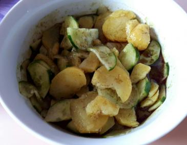 Erdäpfel-Gurkensalat mit Kernöl Erdäpfel-Gurkensalat mit Kernöl