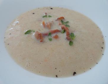 Eierschwammerlsuppe Eierschwammerlsuppe