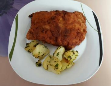 Putencordonbleu mit Petersilkartoffeln Putencordonbleu mit Petersilkartoffeln