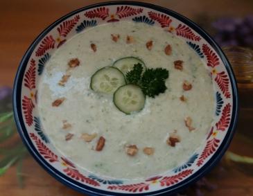 Buttermilch-Kräutersuppe Buttermilch-Kräutersuppe