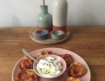 Tomatenschnecken mit Dip Tomatenschnecken mit Dip