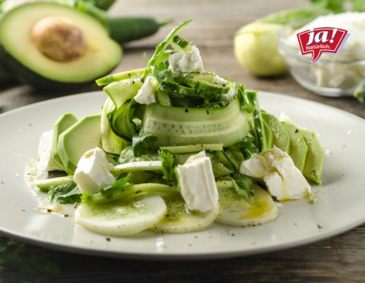 Carpaccio aus Gurkenraritäten mit Senf-Vinaigrette Carpaccio aus Gurkenraritäten mit Senf-Vinaigrette