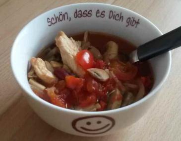 Hühner-Gemüse-Suppe aus dem Schongarer Hühner-Gemüse-Suppe aus dem Schongarer