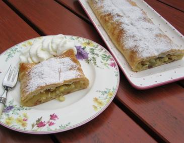 Apfel-Strudel aus Blätterteig Apfel-Strudel aus Blätterteig