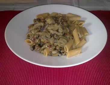 Bio-Vollkornpenne mit Pilzcurry Bio-Vollkornpenne mit Pilzcurry