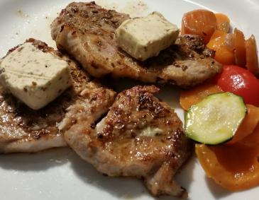 Schweinenackensteaks mit Grillpaprika Schweinenackensteaks mit Grillpaprika