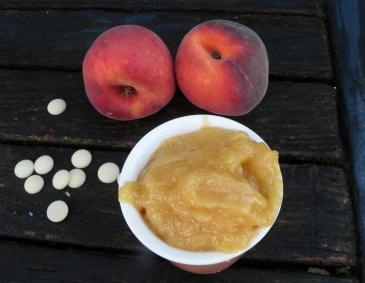 Pfirsichmarmelade mit weißer Schokolade Pfirsichmarmelade mit weißer Schokolade