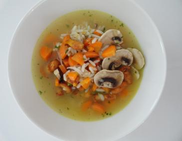 Reissuppe mit Gemüse und Pilzen Reissuppe mit Gemüse und Pilzen