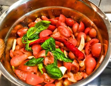 Tomatensauce auf Vorrat Tomatensauce auf Vorrat