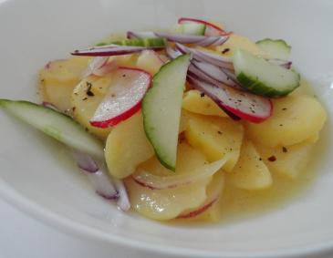 Kartoffelsalat mit Radieserln Kartoffelsalat mit Radieserln
