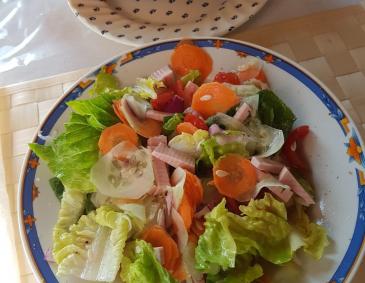 Wurstsalat mit Karotten Wurstsalat mit Karotten