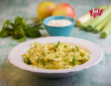 Apfel-Lauchsalat mit Minze Apfel-Lauchsalat mit Minze