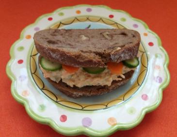 Nussbrot mit Ricotta Aufstrich Nussbrot mit Ricotta Aufstrich