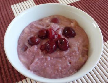 Porridge mit Kirschen Porridge mit Kirschen