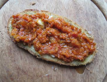 Bruschetta mit getrockneten Tomaten Bruschetta mit getrockneten Tomaten