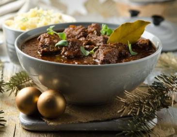 Wiener Saftgulasch vom Strauß Wiener Saftgulasch vom Strauß