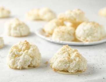 Eierlikör-Kokosbusserl Eierlikör-Kokosbusserl