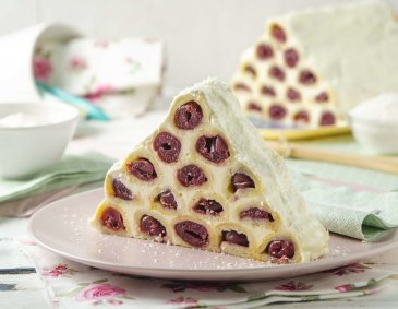 Pyramiden-Kirsch-Kuchen