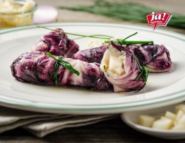 Radicchio Soul Rolls mit Räuchersaibling Radicchio Soul Rolls mit Räuchersaibling