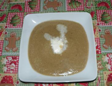 Maronicremesuppe mit Trüffelöl Maronicremesuppe mit Trüffelöl