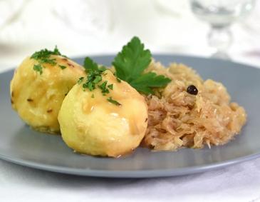Grammelknödel mit Sauerkraut Grammelknödel mit Sauerkraut