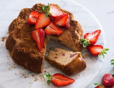 Sauerrahmkuchen mit Erdbeeren Sauerrahmkuchen mit Erdbeeren