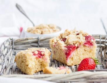 Erdbeer-Grieß-Kuchen Erdbeer-Grieß-Kuchen