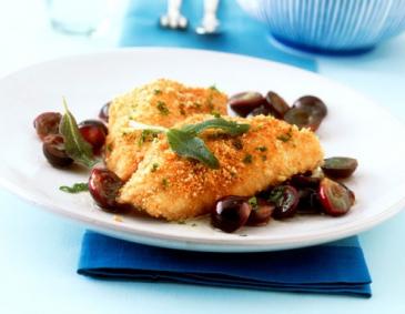 Forellenfilets mit Mandeln, Trauben und Salbei Forellenfilets mit Mandeln, Trauben und Salbei