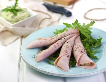 Schinkenröllchen mit Champignon-Rucola-Füllung Schinkenröllchen mit Champignon-Rucola-Füllung