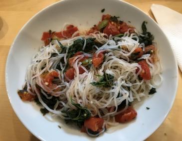 Spaghetti mit Tomaten-Bärlauch Sauce Spaghetti mit Tomaten-Bärlauch Sauce