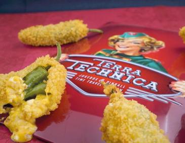 Gebackene Jalapeños mit Frischkäse-Cheddar-Fülle Gebackene Jalapeños mit Frischkäse-Cheddar-Fülle