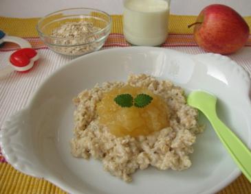 Babynahrung: Vollkorn-Milch-Apfel-Brei Babynahrung: Vollkorn-Milch-Apfel-Brei