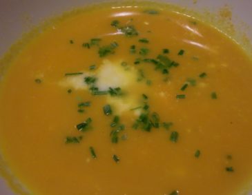 Karotten-Orangensüppchen Karotten-Orangensüppchen