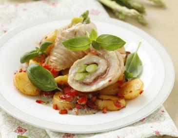 Putenröllchen mit Spargel und Rohschinken Putenröllchen mit Spargel und Rohschinken
