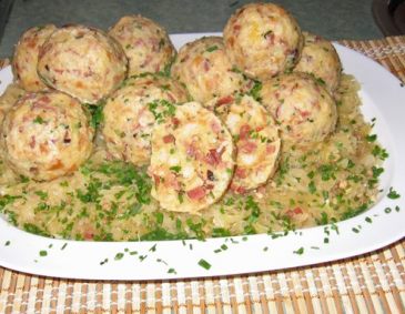 Der klassische Tiroler Knödel Der klassische Tiroler Knödel