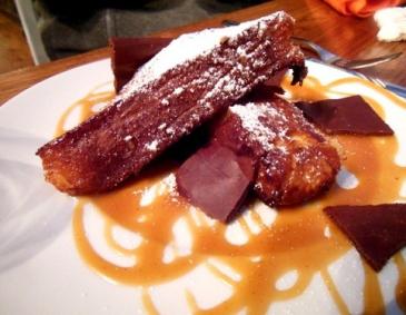 Arme Ritter aus Brioche mit Karamellcreme Arme Ritter aus Brioche mit Karamellcreme