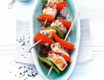 Bunte Geflügelspieße mit Sauce "Balsamico" aus dem Dampfgarer Bunte Geflügelspieße mit Sauce "Balsamico" aus dem Dampfgarer