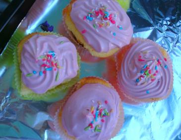 Cupcakes mit Himbeertopping Cupcakes mit Himbeertopping