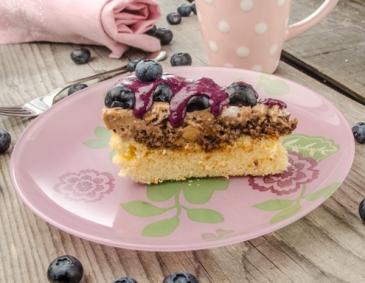 Schwedenbombentorte mit Heidelbeeren Schwedenbombentorte mit Heidelbeeren