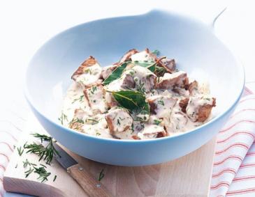 Schwedisches Lammragout in Dillsauce aus dem Dampfgarer Schwedisches Lammragout in Dillsauce aus dem Dampfgarer