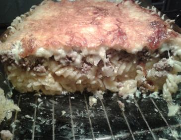 Auflauf mit Fusilli und Faschiertem Auflauf mit Fusilli und Faschiertem