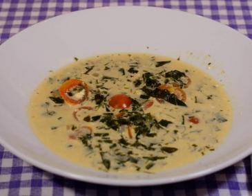 Bärlauchsuppe mit Tomaten Bärlauchsuppe mit Tomaten