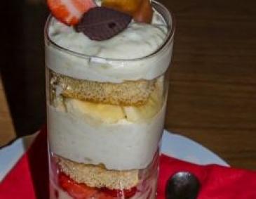 Bananenschichtdessert Bananenschichtdessert