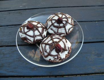 Cranberry-Spinnenküchlein Cranberry-Spinnenküchlein