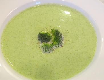 Cremige Brokkoli-Suppe Cremige Brokkoli-Suppe