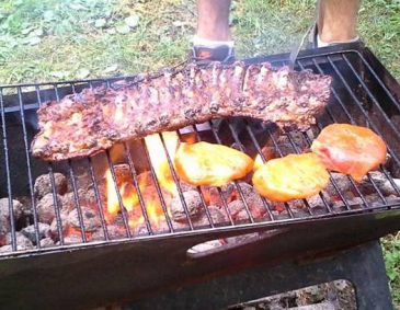 Rippchen in Honig-Senf-Marinade Rippchen in Honig-Senf-Marinade